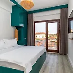 Monje Alacati * Çeşme