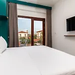 Monje Alacati *