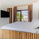 Monje Alacati Bed & Breakfast *