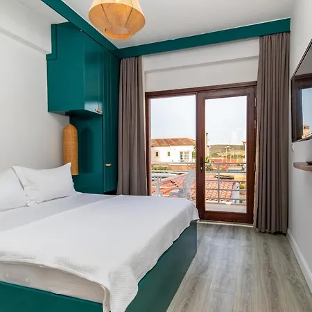 Monje Alacati * Cesme