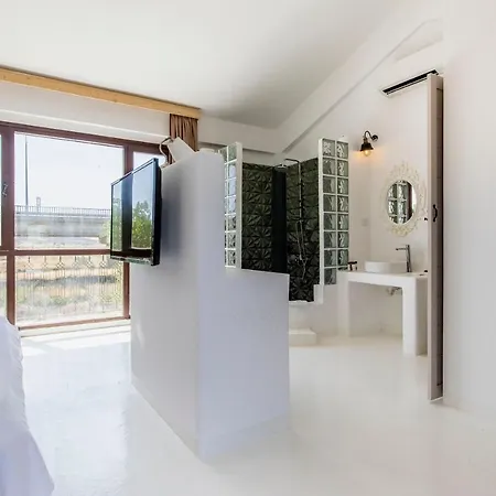 Monje Alacati לינה וארוחת בוקר