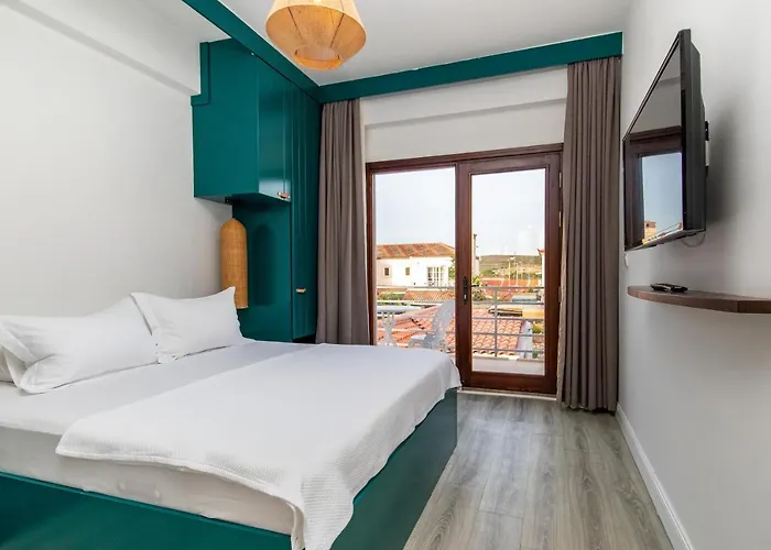 Monje Alacati * Çeşme